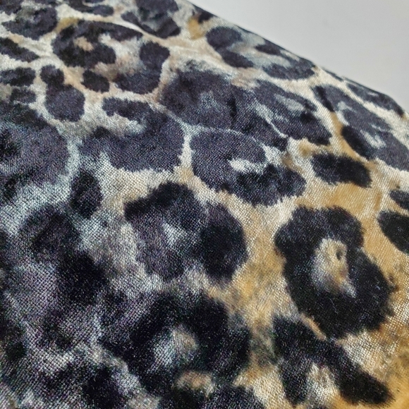 CHRISTIAN Caliendo Large Mockneck Cheetah Sleeveless Mini Dress - Picture 6 of 7